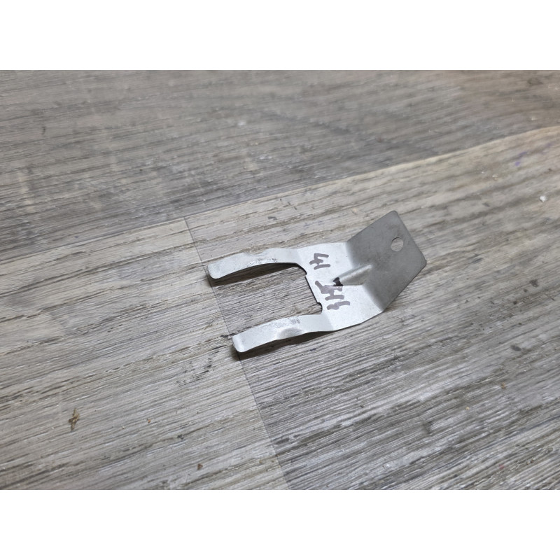 clips patte de maintien serrure peugeot 205 309 p205 p309