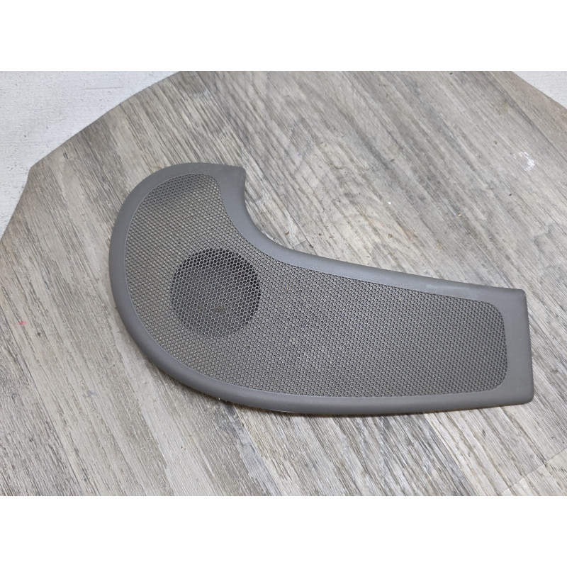 grille plastic avant gauche renault scenic 1 8200034252