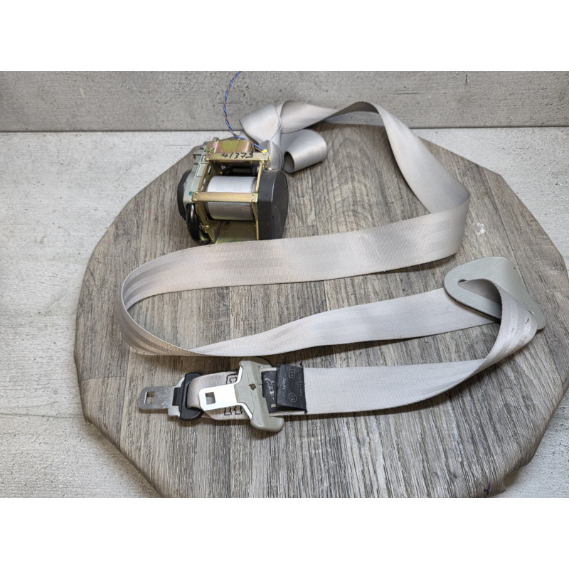 enrouleur de ceinture arriere droit renault megane scenic 1 autoliv 151460