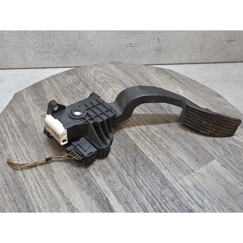 potentiometre capteur position pedale accelerateur opel corsa D 13305804