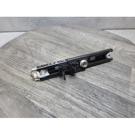 patte reglage hauteur de ceinture securite opel corsa D 13153271