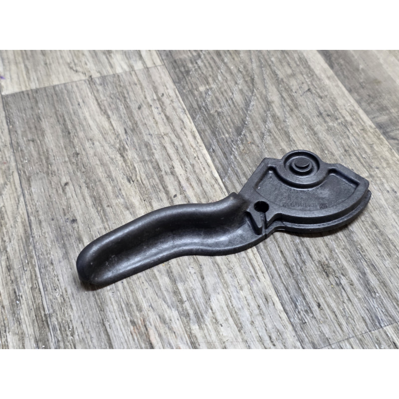 poignee ouverture de capot opel corsa D 13186912