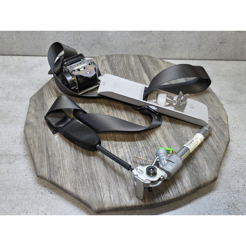 enrouleur de ceinture avant droit opel corsa D 13290239 13180608 607707800G