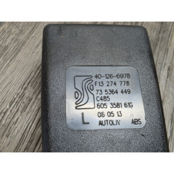 gache crochet pedoncule ceinture de securite arriere opel corsa D 605358161g