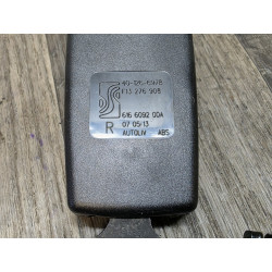 gache crochet pedoncule ceinture de securite arriere droit opel corsa D 616609200a