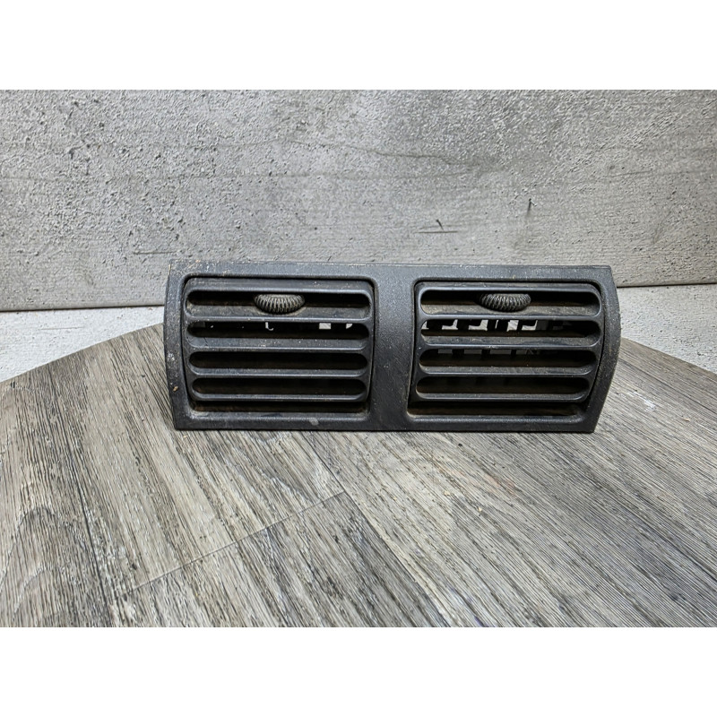 grille de ventilation centrale peugeot 205 p205 9753269877