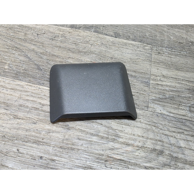 plastic habillage siege opel corsa D 13248311