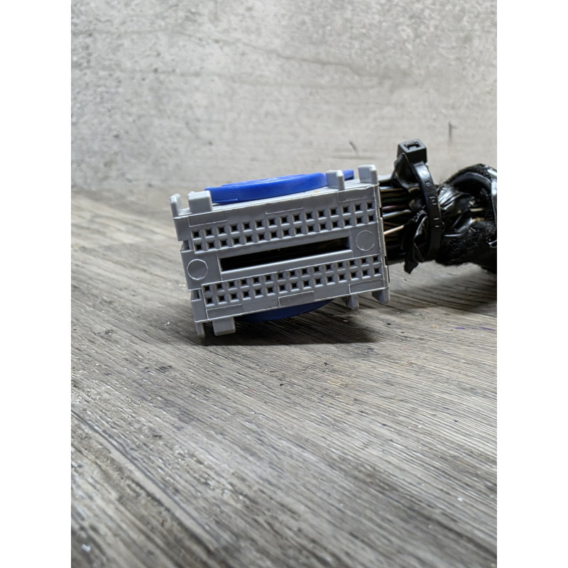 prise boitier electronique delphi 13955238