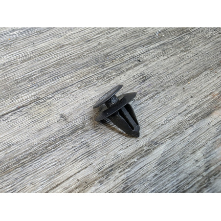 clips plastic noir opel corsa D