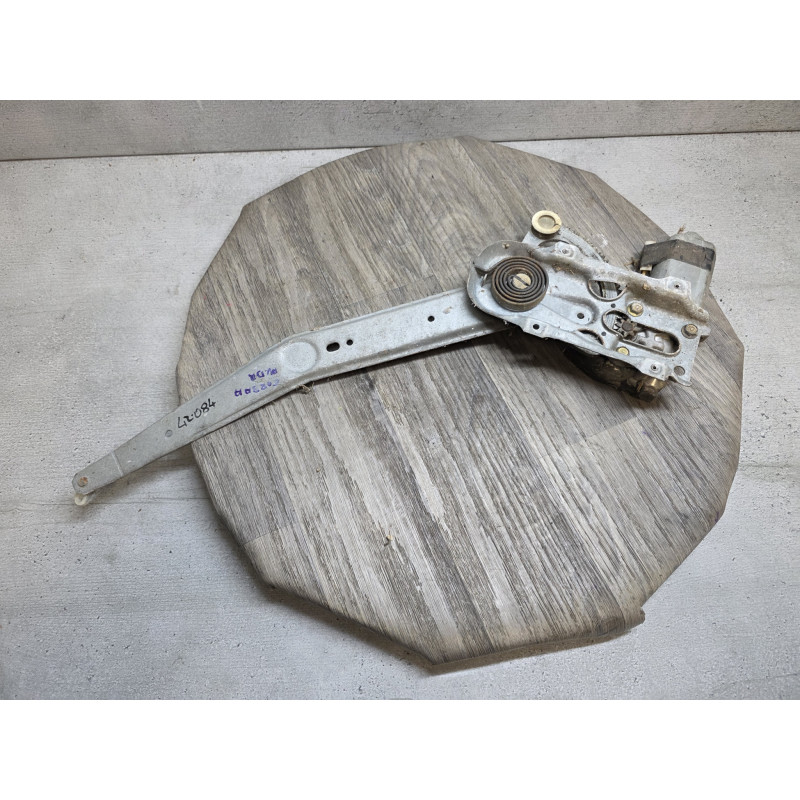 leve vitre electrique avant droit OPEL CORSA 0130821135 90139492