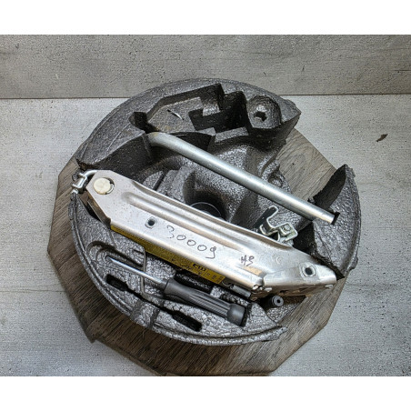 cric avec panier et accessoire audi vw volkswagen seat skoda 8L00011031 A