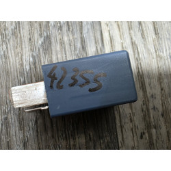 relais bleu 4 broches 12V renault 8200900820