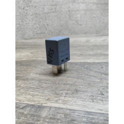 relais bleu 4 broches 12V renault 8200900820
