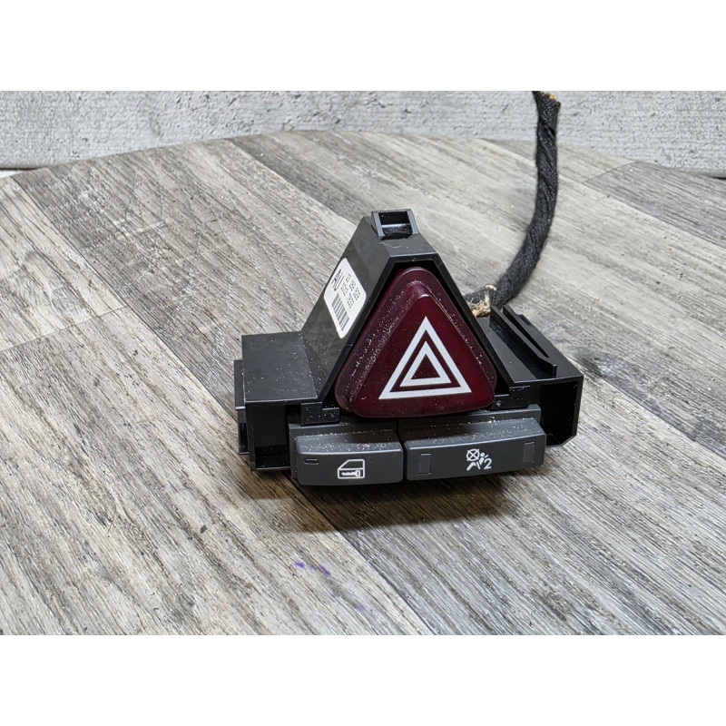 bouton warning fermeture centralise commande airbag opel corsa D 13189529