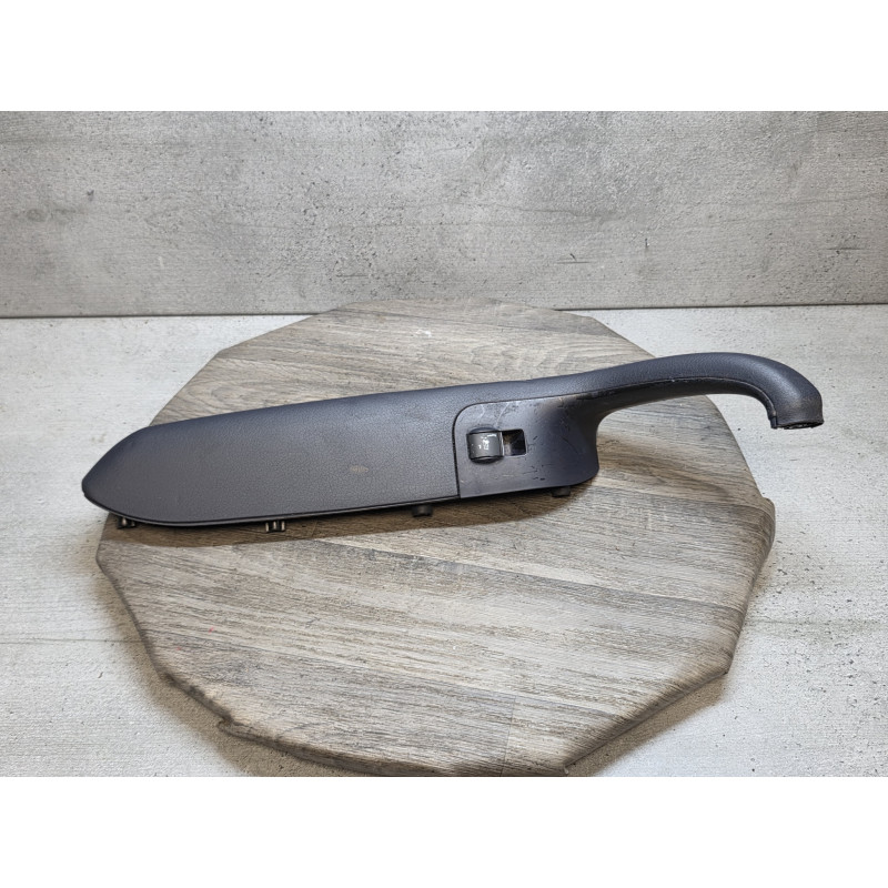 bouton leve vitre avec poignee droit audi A4 8e1867174