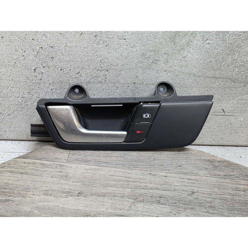 poignee ouverture interieur porte avant gauche avec bouton fermeture centralise audi A4 B6 8e1837019