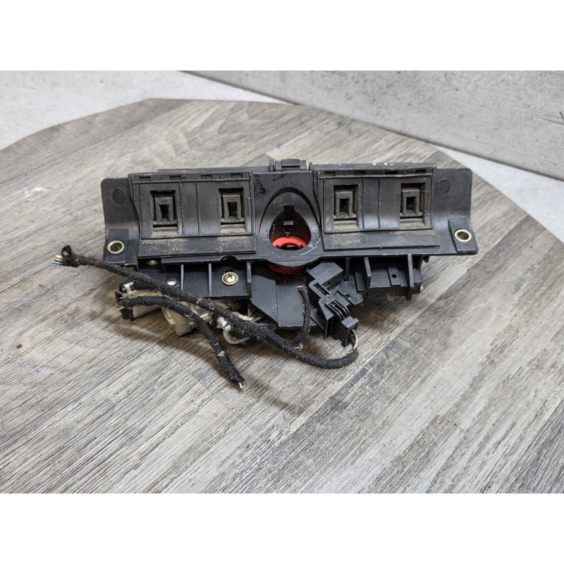 poignee serrure hayon audi a6 c5 4B0827565