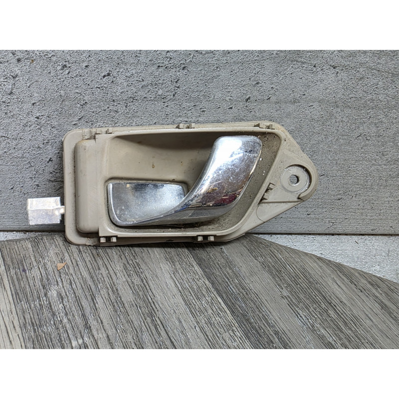 Poignee Porte Avant Gauche PEUGEOT 305 1500 ESS ANNEE 1984