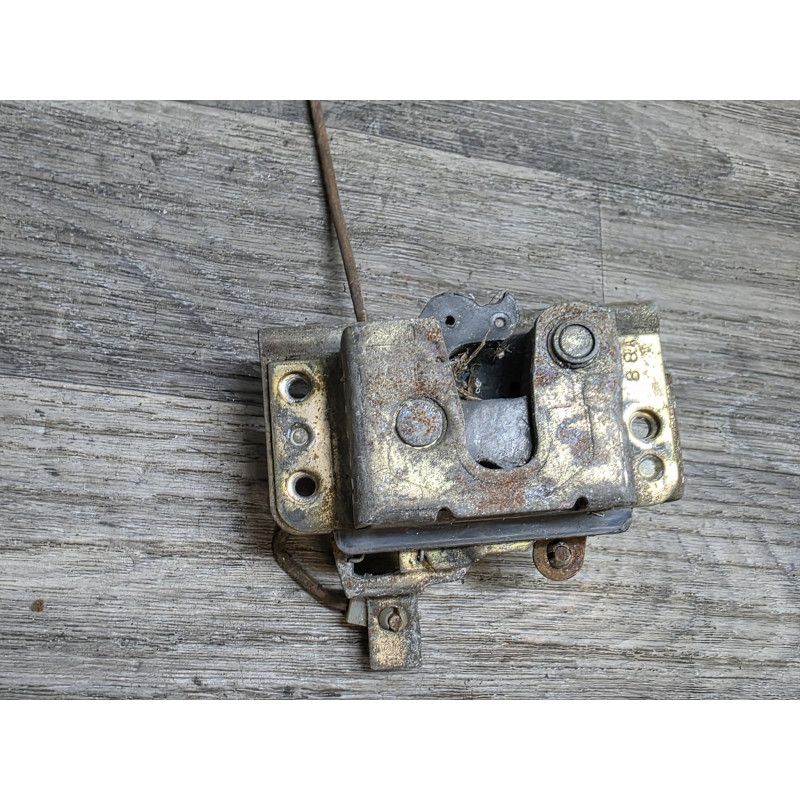 gache porte avant gauche opel corsa B kadett 90120862