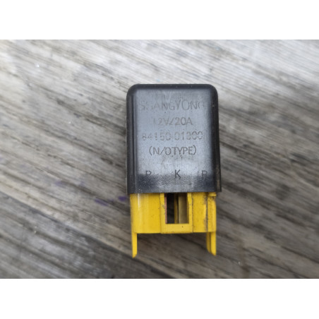 relais 4 broches 12V 20A ssangyong musso 2005 84150-01300