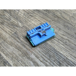 clips patte de fixation gauche vitre audi