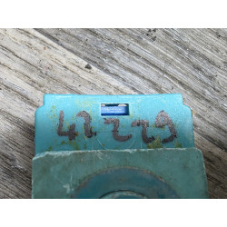 clips patte de fixation gauche vitre audi