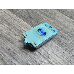 clips patte de fixation gauche vitre audi