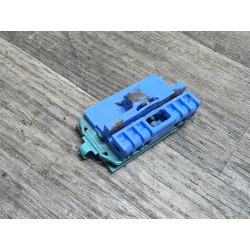 clips patte de fixation gauche vitre audi