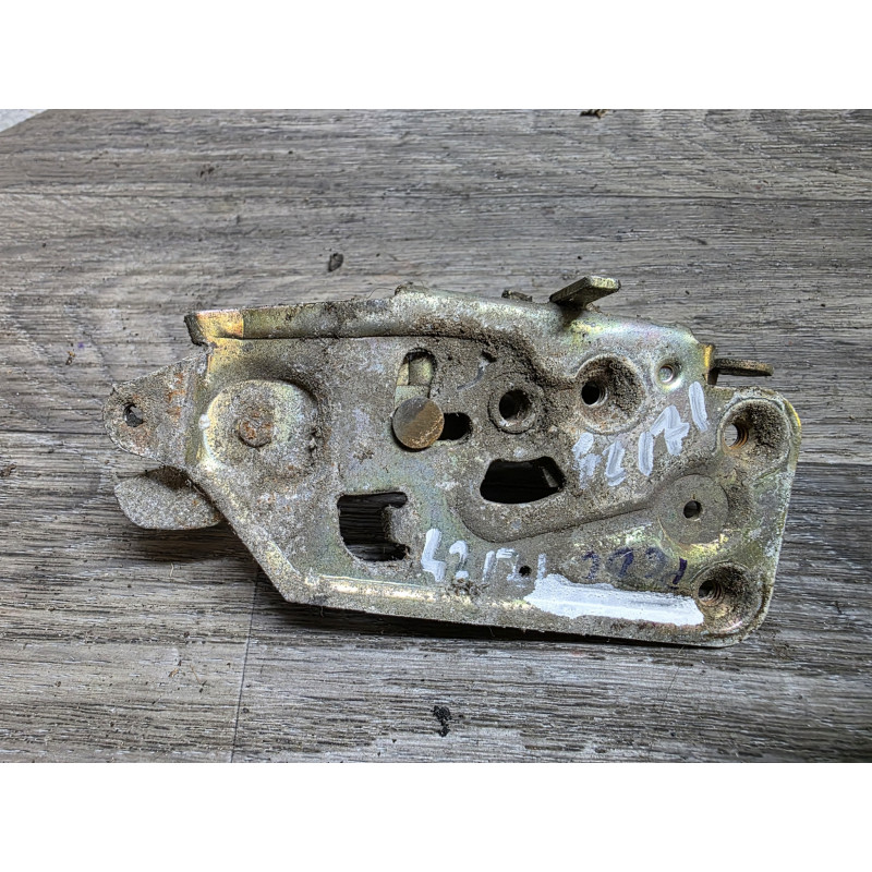 gache de porte arriere gauche peugeot 604 p604