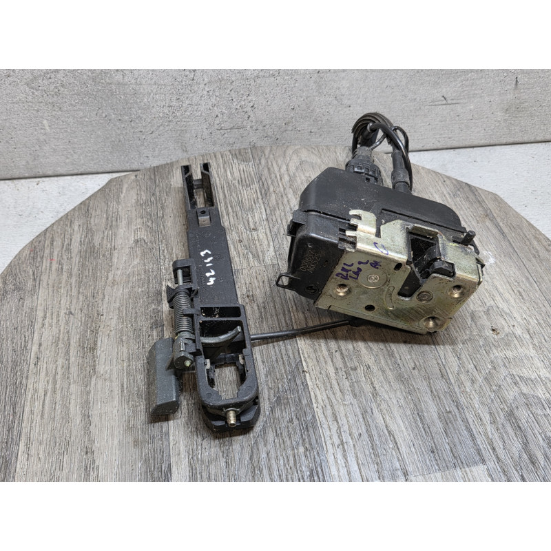 gache de porte arriere gauche avec poignee RENAULT MEGANE 2 8200028428