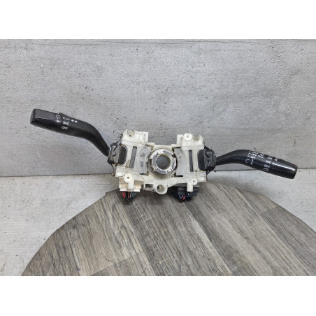 commodo phare clignotant mazda 323 17B122D