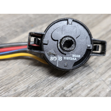 prise contacteur neiman ford escort MK6 95AB11572AA