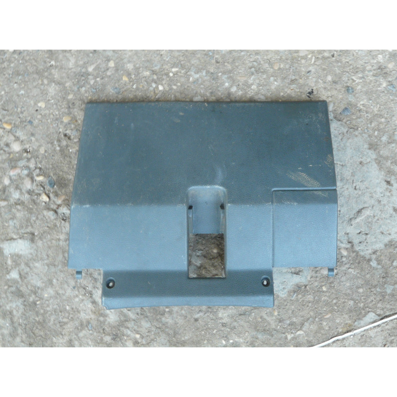 cache plastic dessous tableau de bord renault clio 1 7700798368