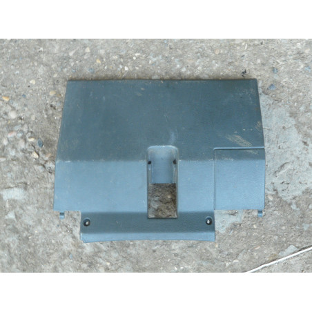 cache plastic dessous tableau de bord renault clio 1 7700798368