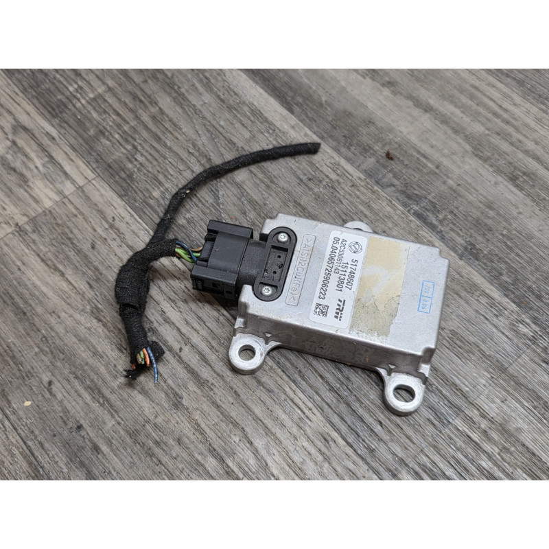 Capteur de vitesse de lacet d'acceleration ESP alfa romeo 159 51748607