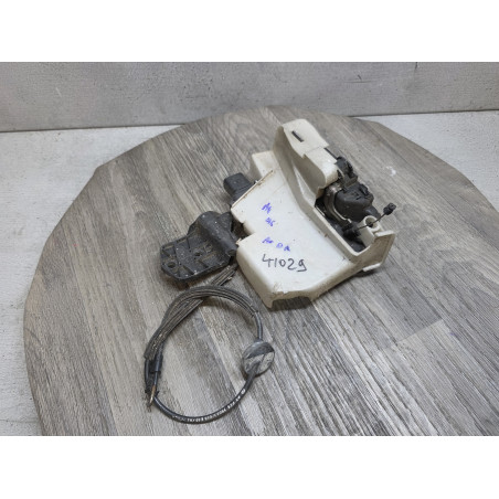 gache porte avant droit volkswagen passat 2000 3B0837085 3b0837868