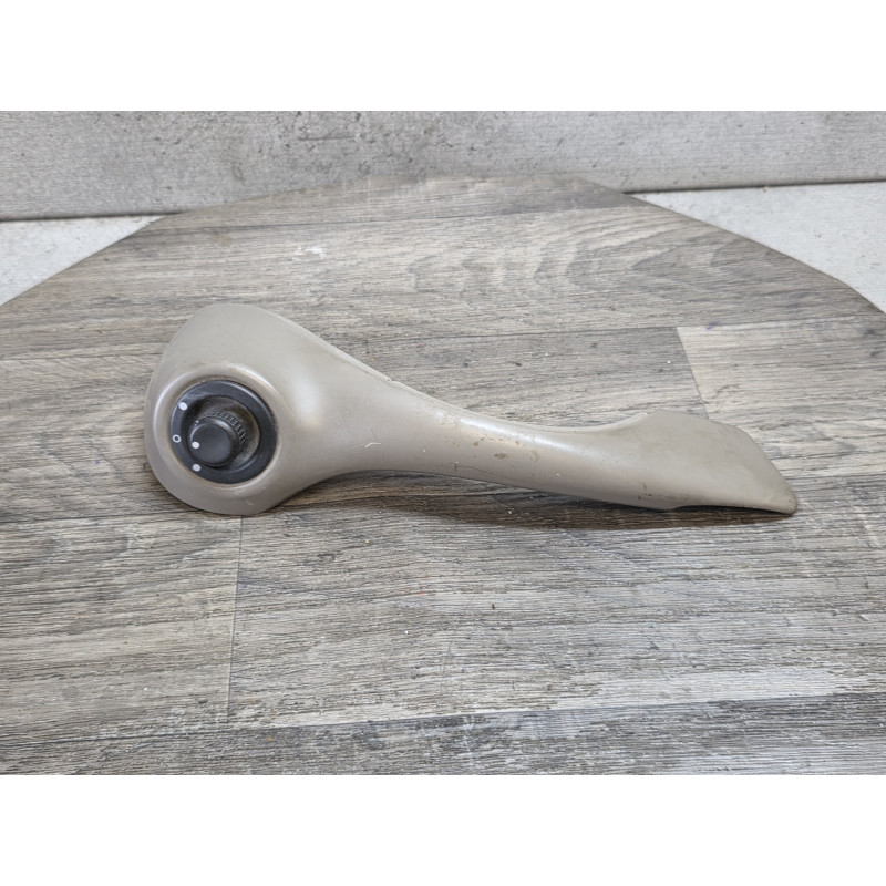 bonton commande leve vitre avec support gauche renault clio 3 8200316977