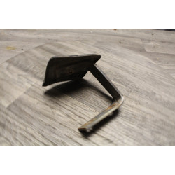 patte fixation parechoc avant droit  renault master