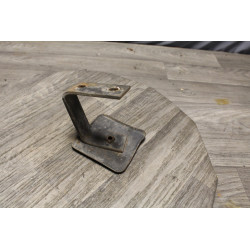 patte fixation parechoc avant droit  renault master