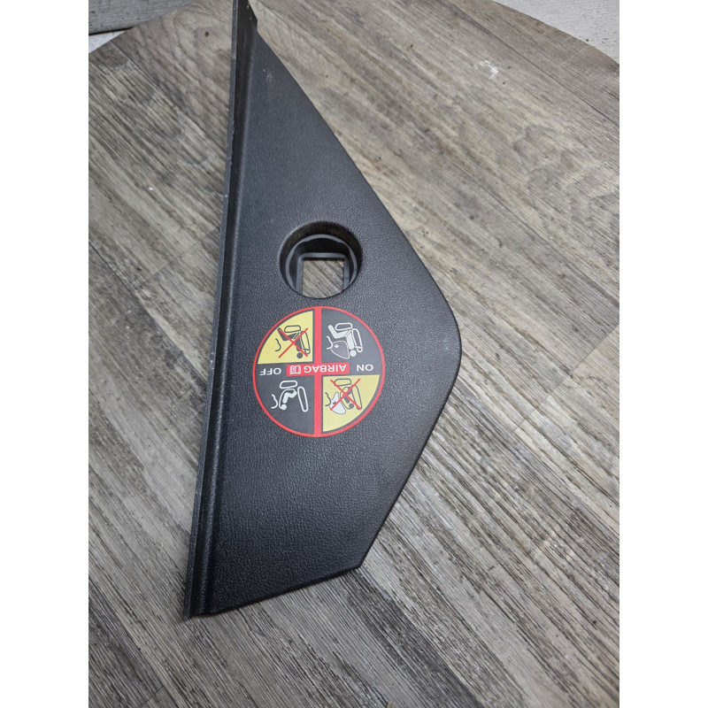 habillage lateral tableau de bord renault grand scenic 3 689200010r