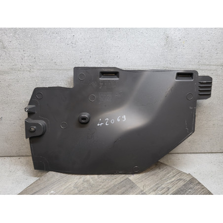 cache plastic inferieur centrale opel corsa D 13205069 460029937