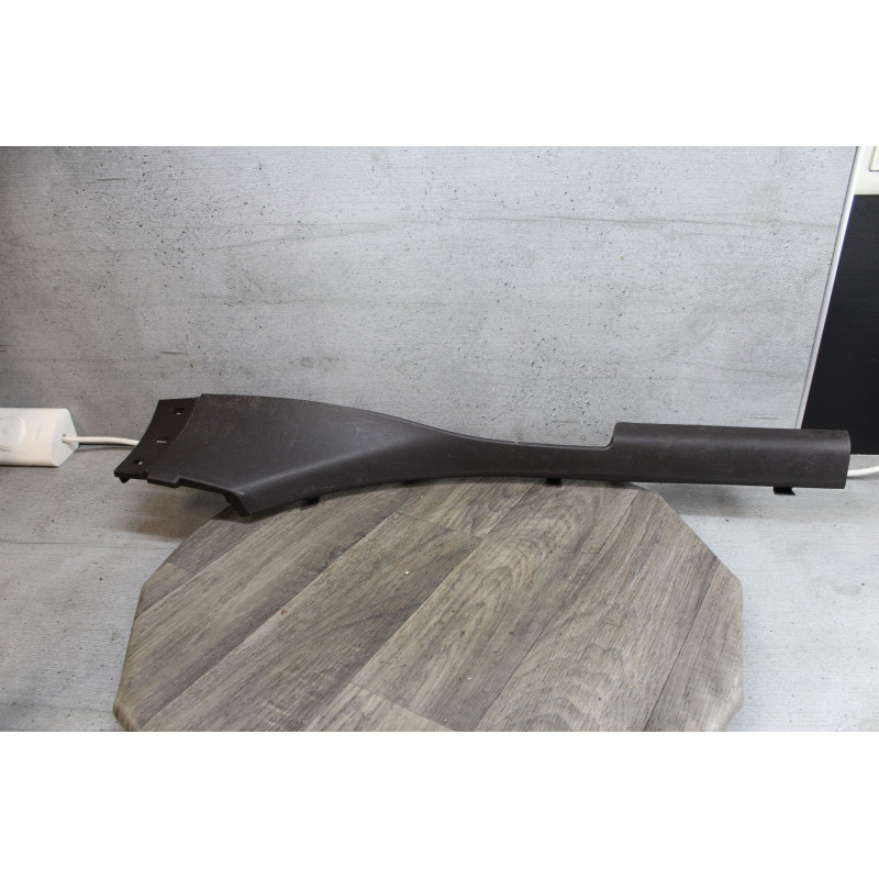 plastic garniture marche pieds avant droit RENAULT SCENIC 3 769510004r