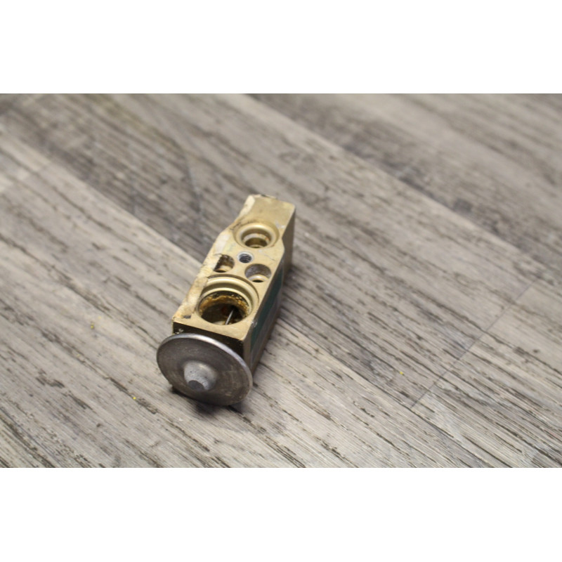 detendeur climatisation renault megane 1  657940U 521627 90