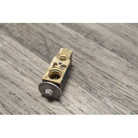 detendeur climatisation renault megane 1  657940U 521627 90