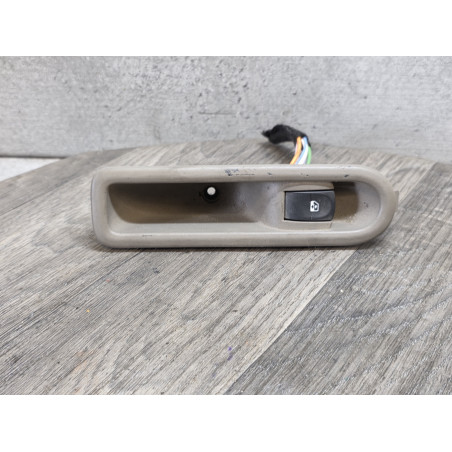 bouton leve vitre avec support avant gauche renault clio 3 8200234357