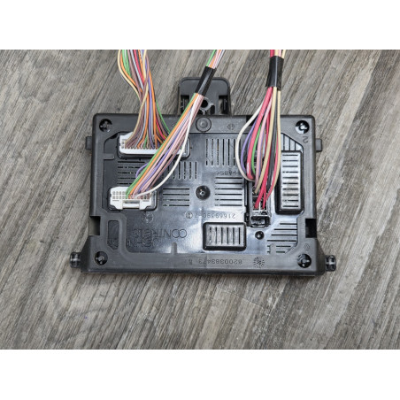 calculateur boitier electronique moteur UCE UCH BCM renault 8200652287