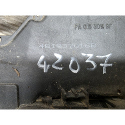 gache de porte avant droit AUDI S6 2000 4B1837016 B