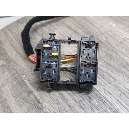 Platine Boite a Fusible porte relais renault 8200003634