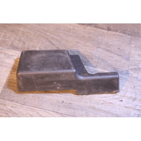 cache plastic fixation siege audi 8l0881349 b