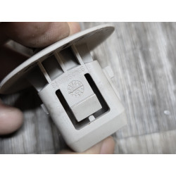 support maintien ceinture de securite arriere milieu avec aimant renault grand scenic 3  8200290095